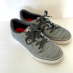 DC  Buckle Anvil Shoe Gray Size 9